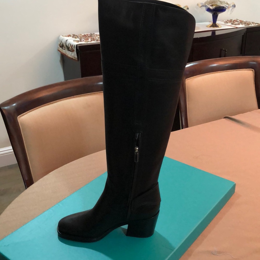 Boots - Picture 2 of 7